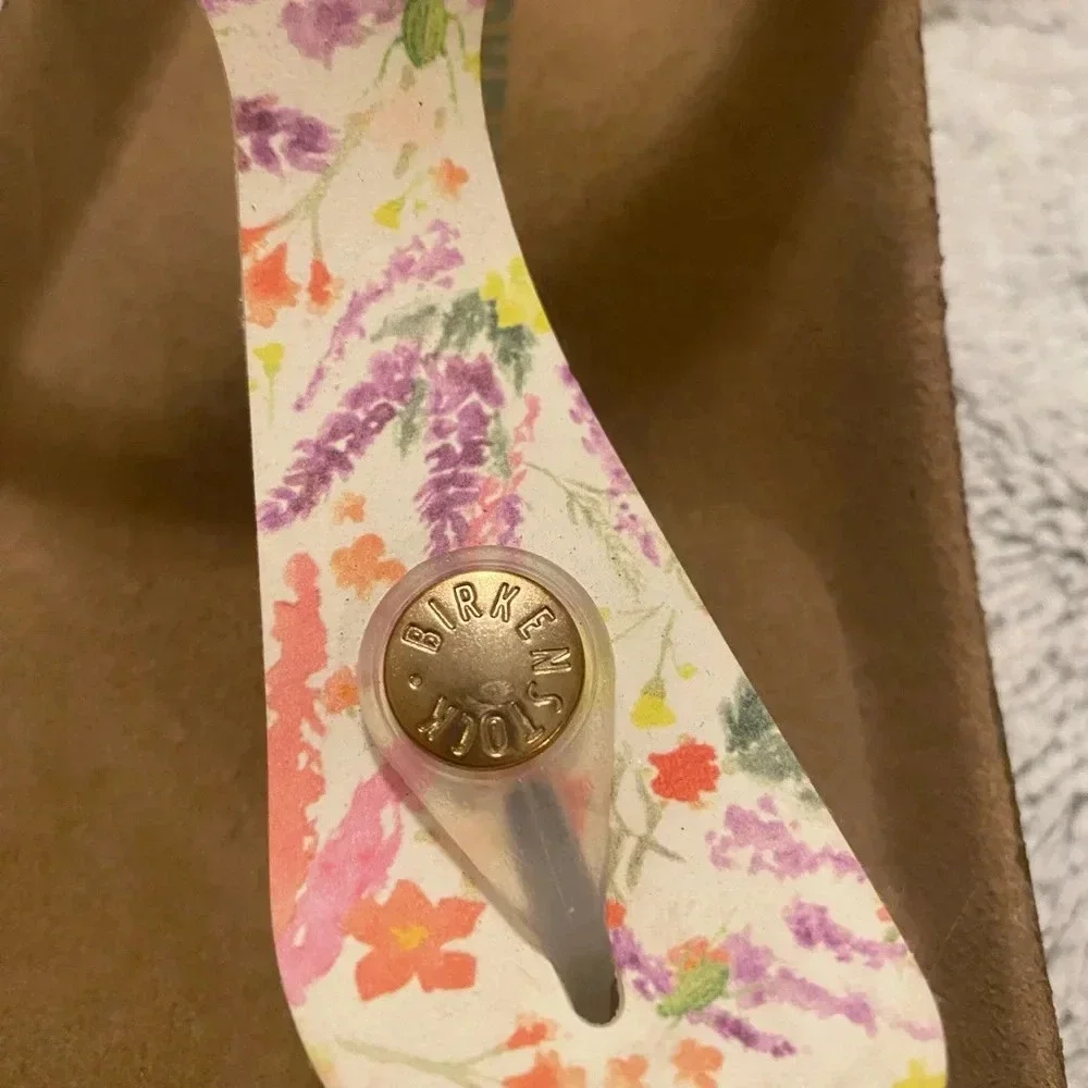 Birkenstock Gizeh vegan leather floral print sandals size 37. - Picture 4 of 8